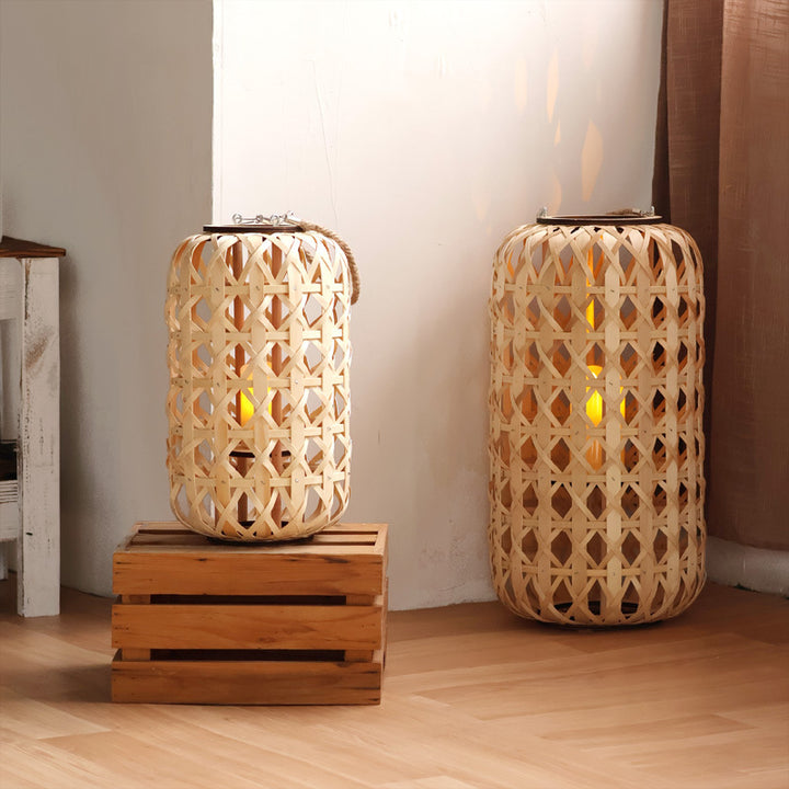 Handcrafted lantern in natural design Bowlift