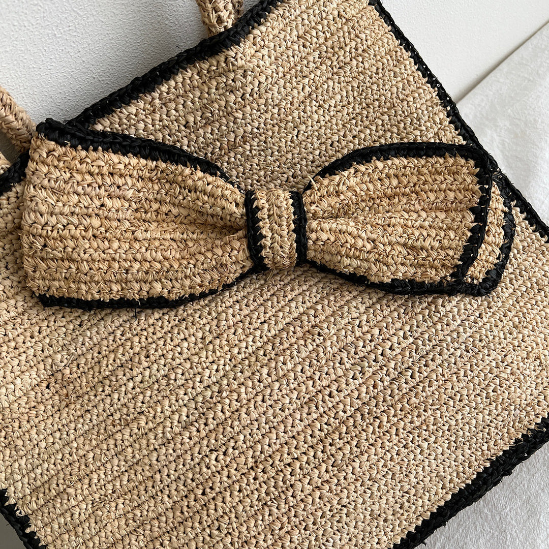 Handcrafted knitted bag with floral design Bowlift
