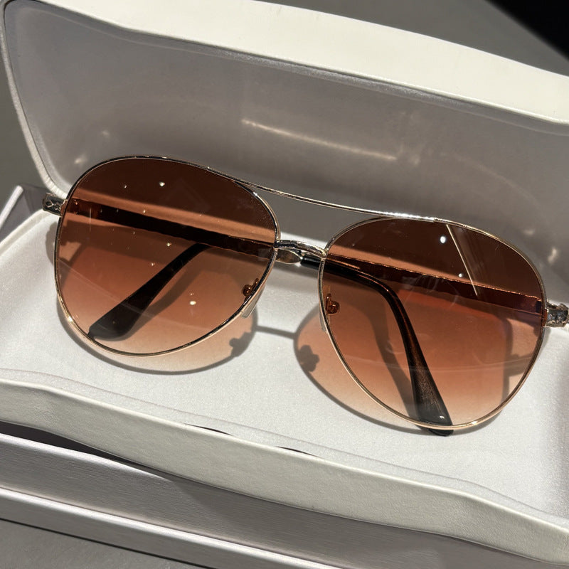 Aviator Style Sunglasses Bowlift