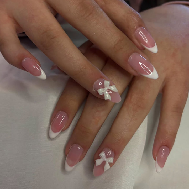 Elegant artificial nails with floral accents Bowlift