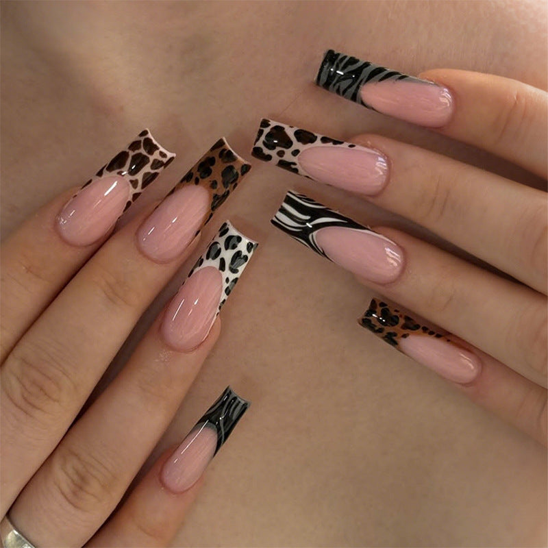 Artistic Patterned Press-On Nail Set Bowlift