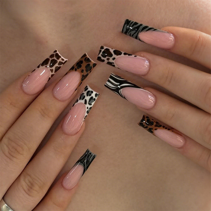 Artistic Patterned Press-On Nail Set Bowlift