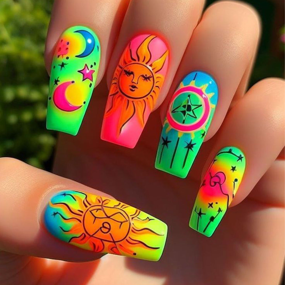 Artistic nail decorations with 3D designs Bowlift