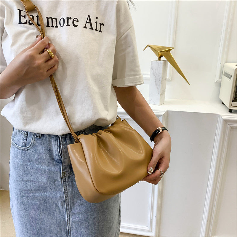 Chic Pleated Handheld Bag Bowlift