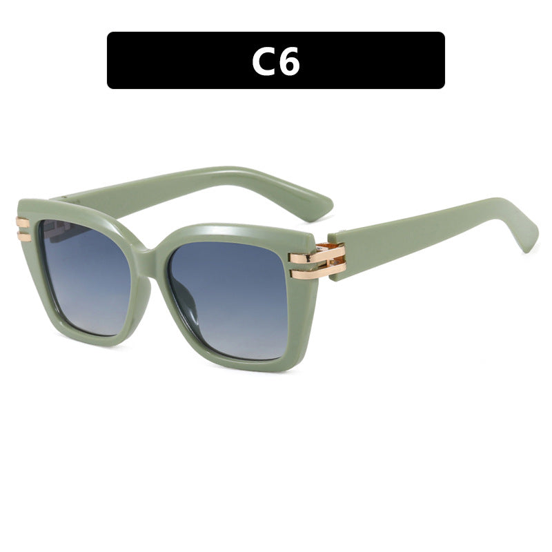 Women stylish oversized sunglasses with luxurious details Bowlift