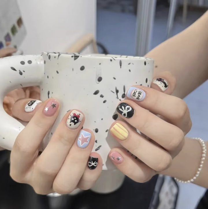 Playful Cat-Themed Press-On Nail Set Bowlift