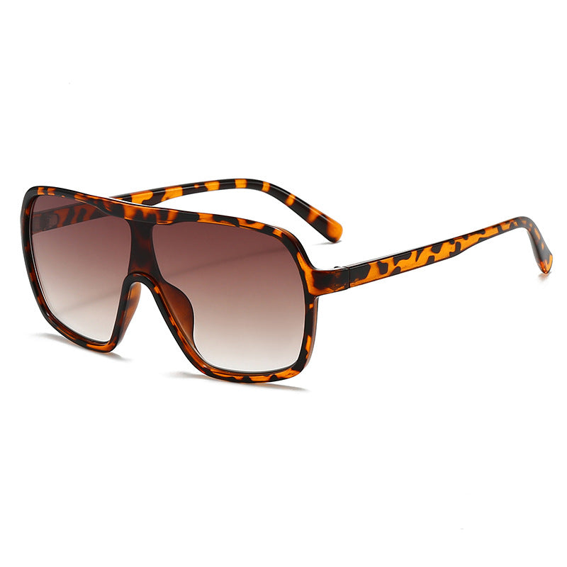 Women oversized fashion sunglasses in retro style Bowlift