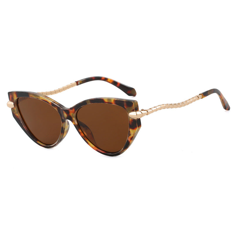Ladies Cat-Eye Sunglasses with elegant metal frame and fashionable accents Bowlift