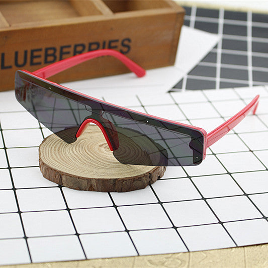 Ladies Sporty Oversized Sunglasses Bowlift