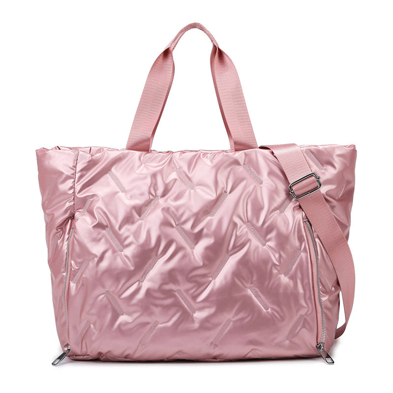 Stylish and Spacious Sports Bag with Practical Carrying System Bowlift