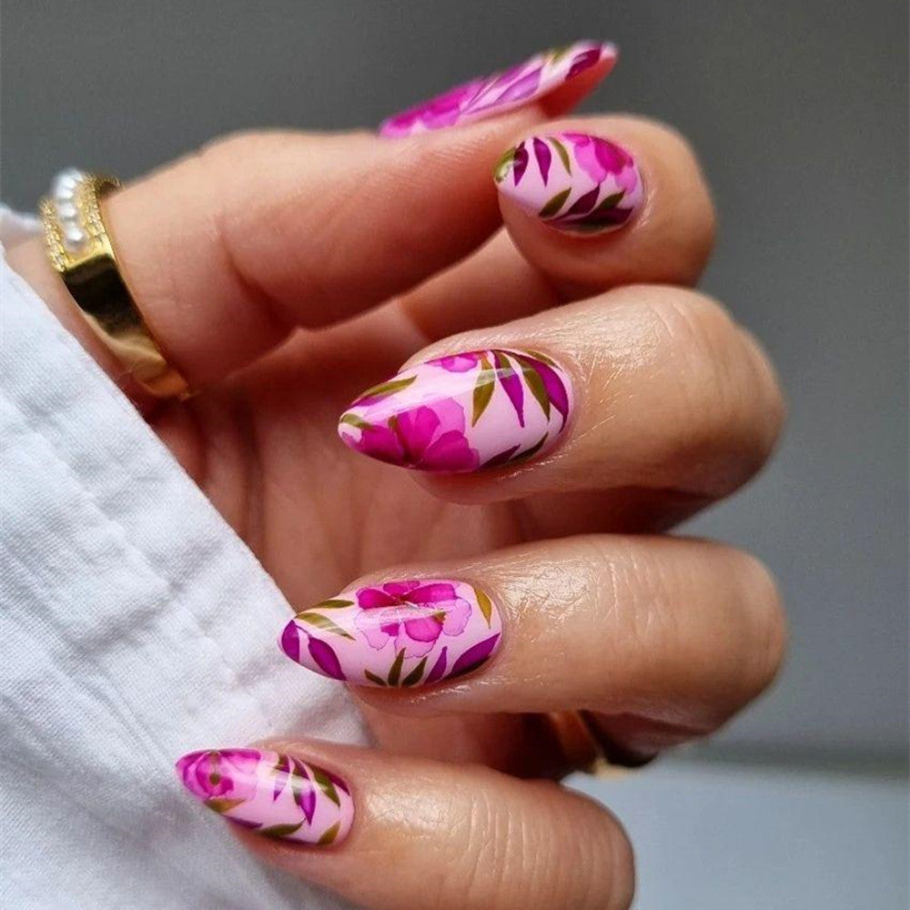 Artificial nails with exciting floral design Bowlift