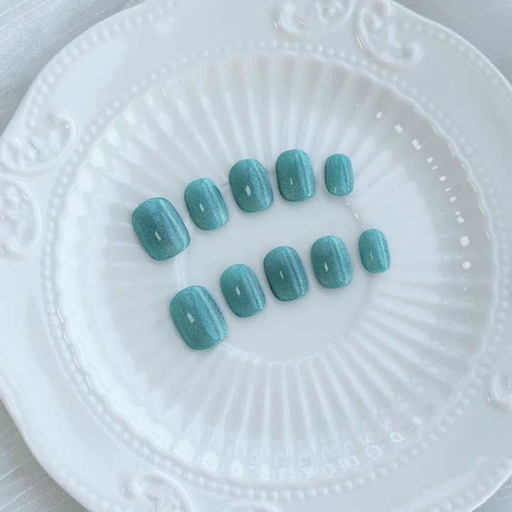 Premium Press-On Nail Art Set with Glittery Finish