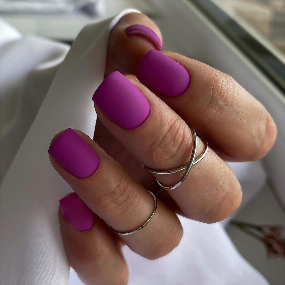 Matt lacquered nail art Bowlift