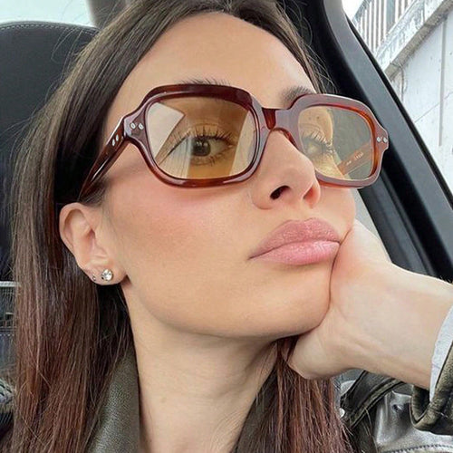 Ladies modern square sunglasses with wide frame and elegant design Bowlift