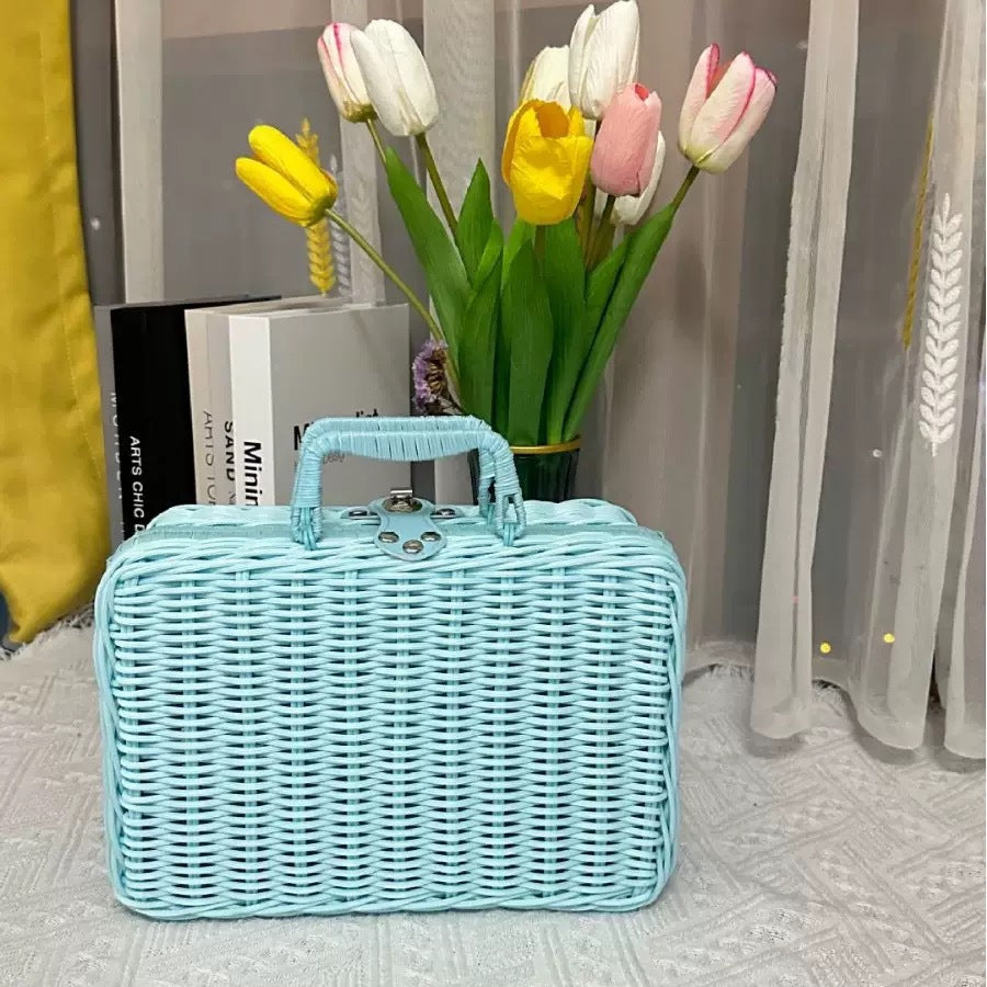 Ladies stylish and practical rattan cosmetic box Bowlift