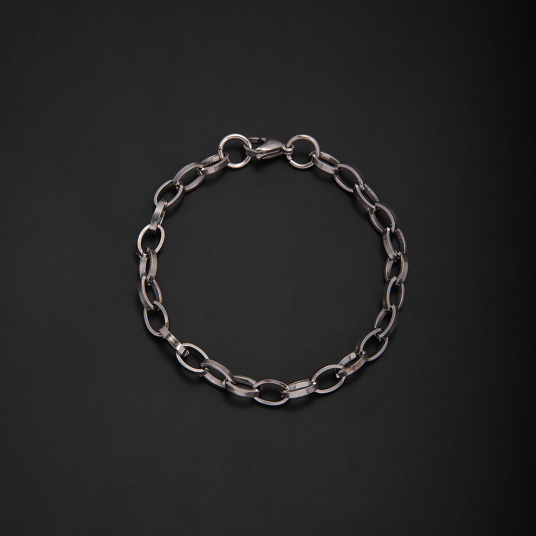 Contemporary Link Chain Necklace Bowlift
