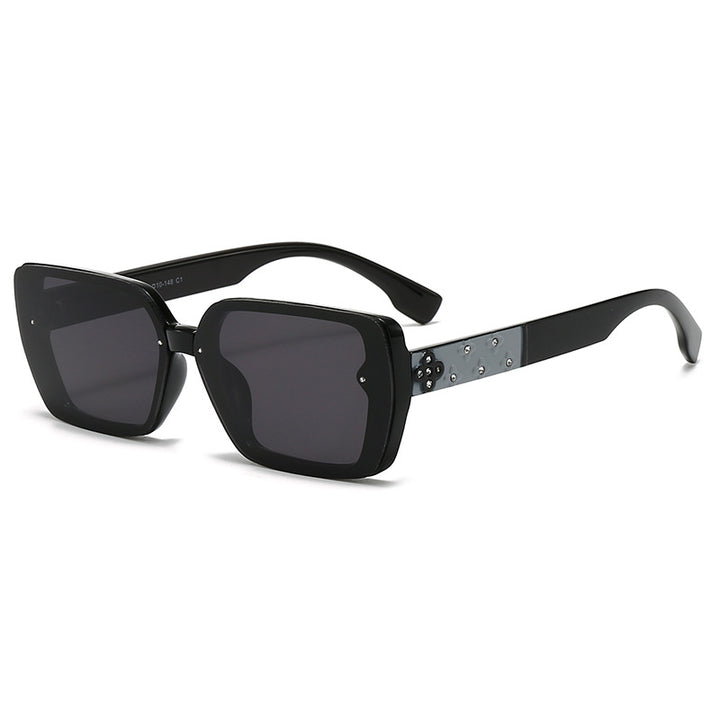 Ladies sunglasses with extravagant jewelry details Bowlift