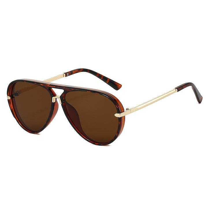 Elegant Aviator Sunglasses with Gold Accents Bowlift