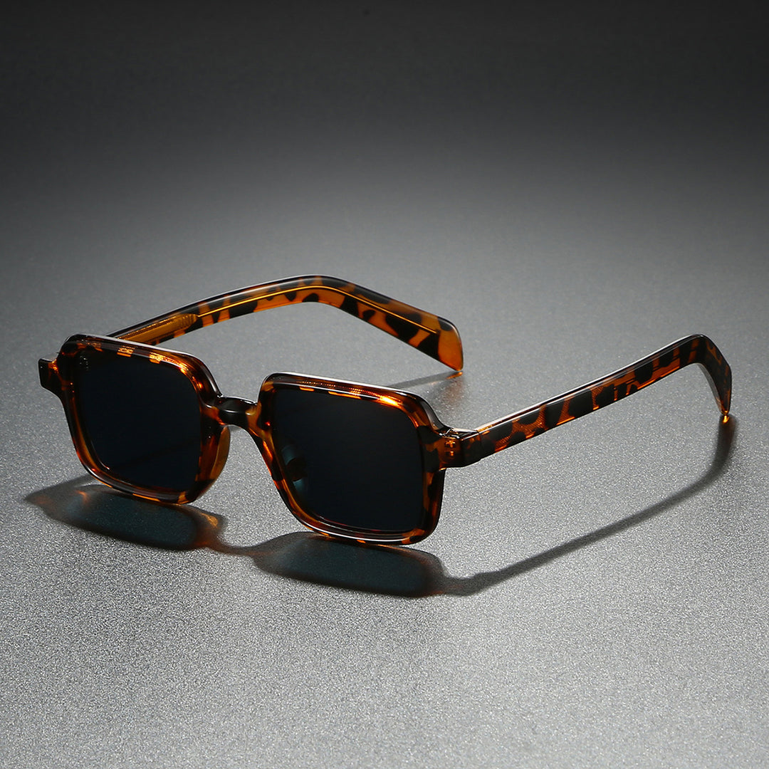 Ladies fashionable sunglasses in elegant square design with wide temples Bowlift