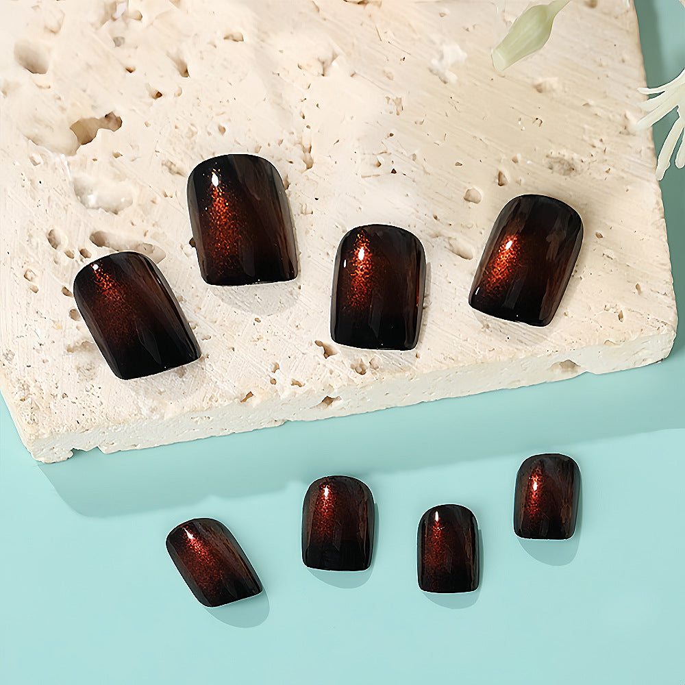 Elegant artificial nails with metallic shine and modern design Bowlift