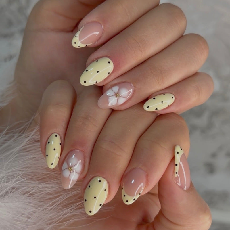 Elegant Floral Press-On Nail Design Bowlift