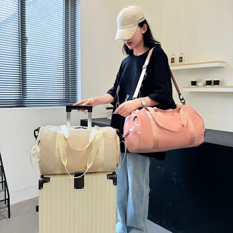 Multifunctional Sports Duffel Bag with Durable Material and Innovative Compartment Design Bowlift