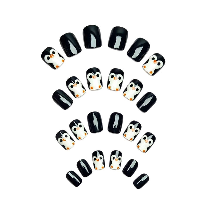 Artificial Nails in Winter Penguin Design Bowlift