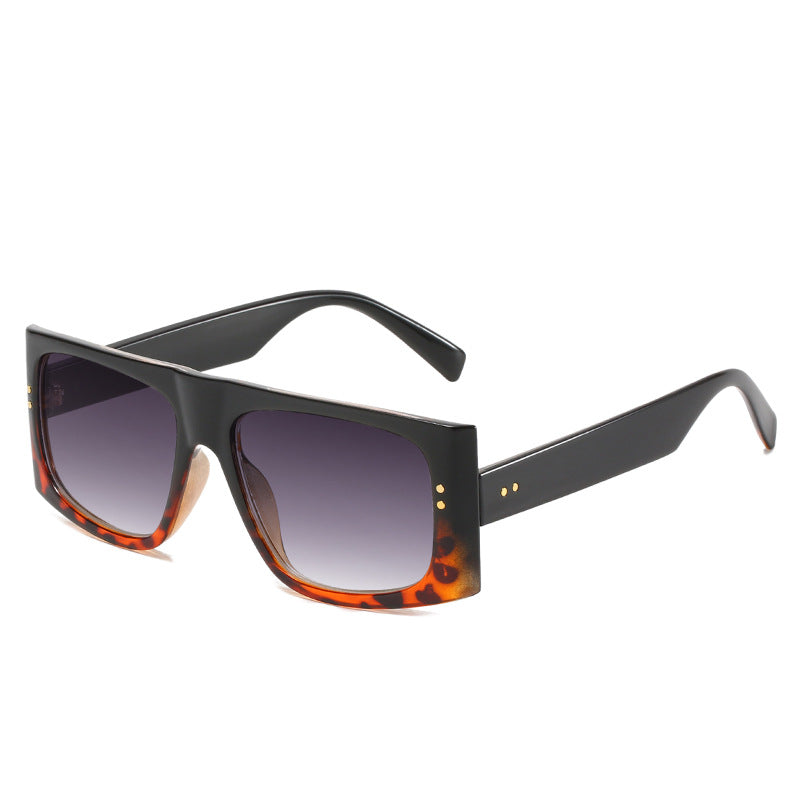 Women oversized sunglasses with stylish, narrow frame Bowlift