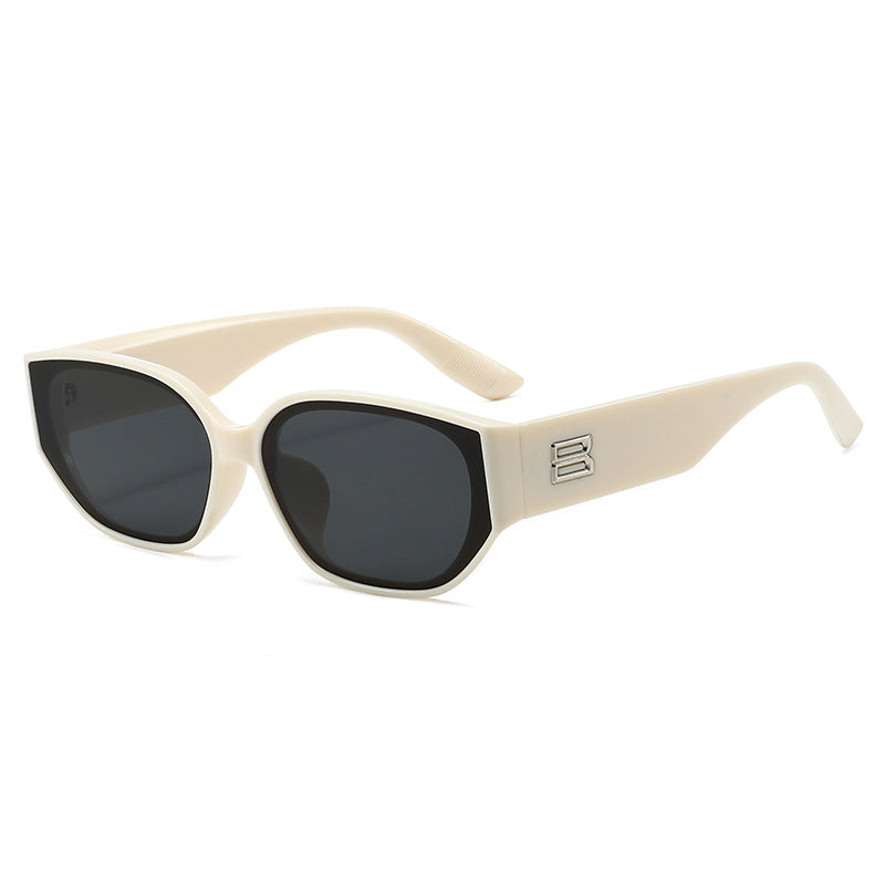 Retro-Inspired Cat-Eye Sunglasses