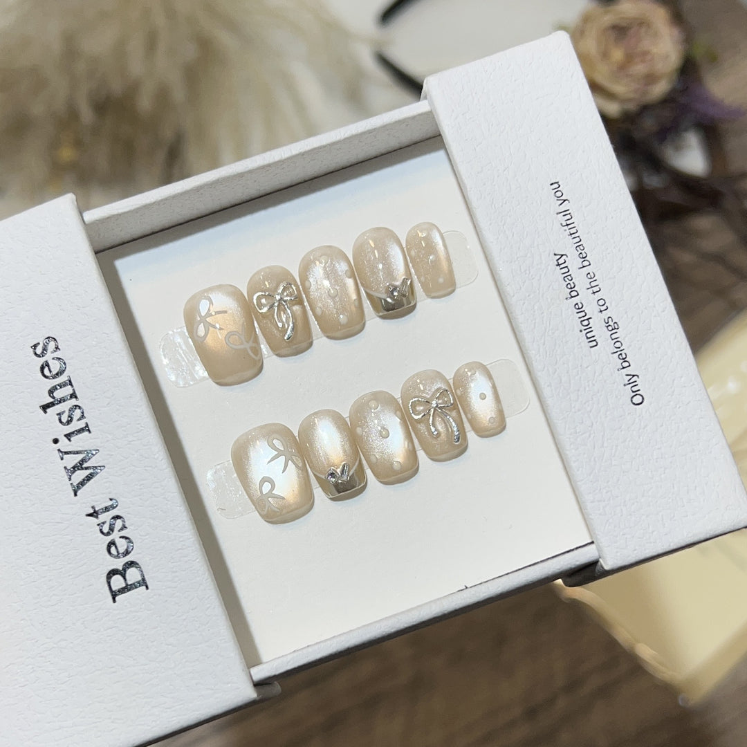 Elegant Bow-Embellished Press-On Nail Art Set Bowlift