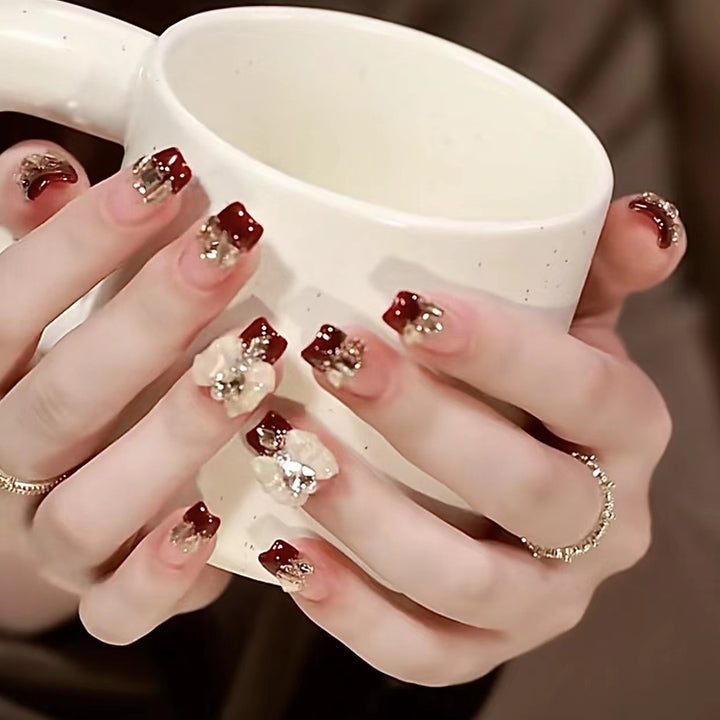 Elegant Nail Art with Gloss Finish Bowlift