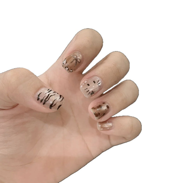 Trendy Artistic Press-On Nail Set Bowlift