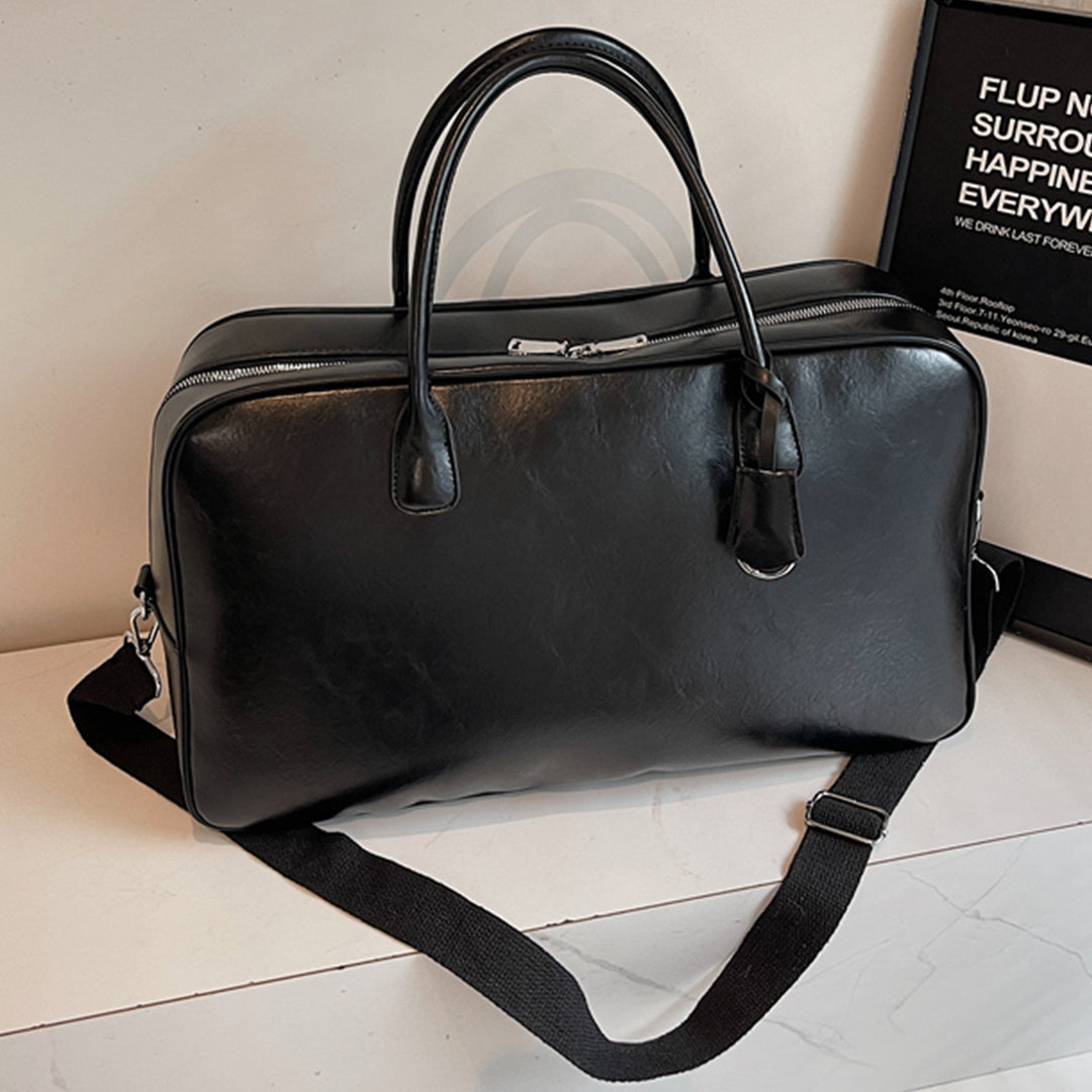 Elegant and Spacious Travel Bag Made of Faux Leather Bowlift