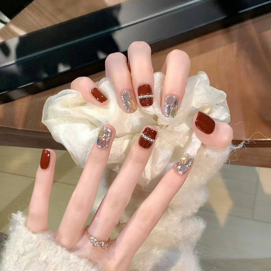 Artistic Floral-Embellished Press-On Nail Art Bowlift