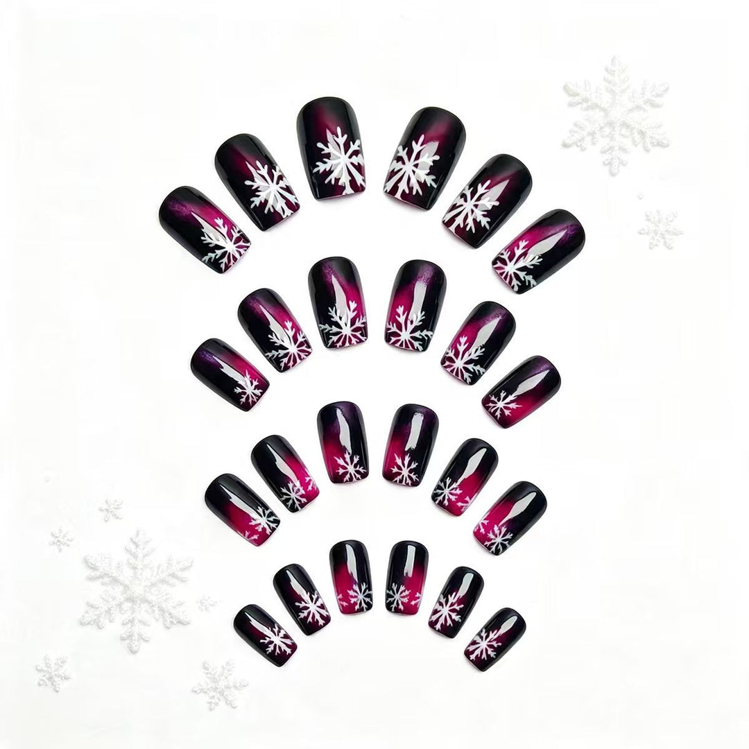 Artificial nails with festive snowflake design Bowlift
