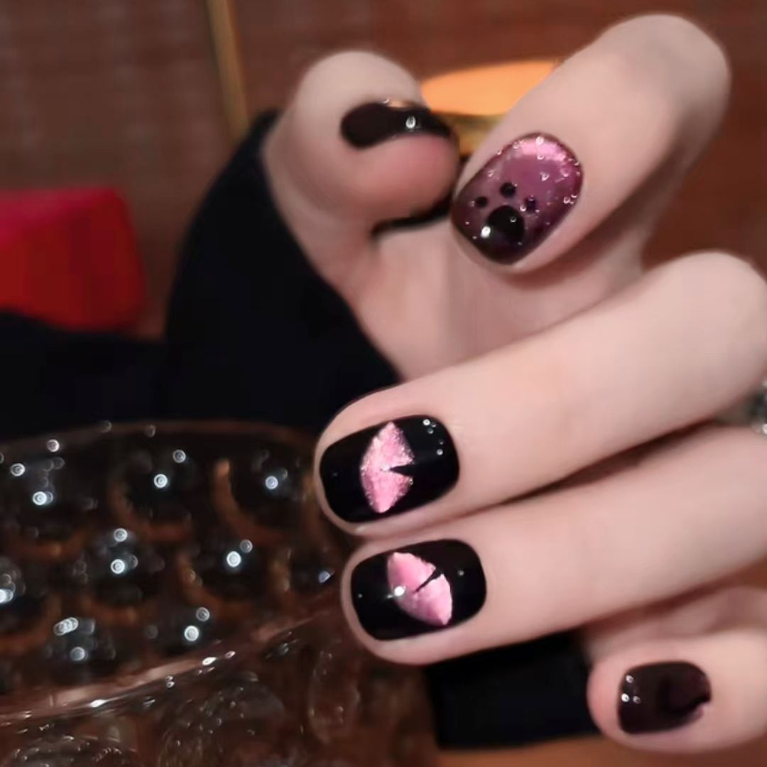 Cute Character Press-On Nail Art Set Bowlift