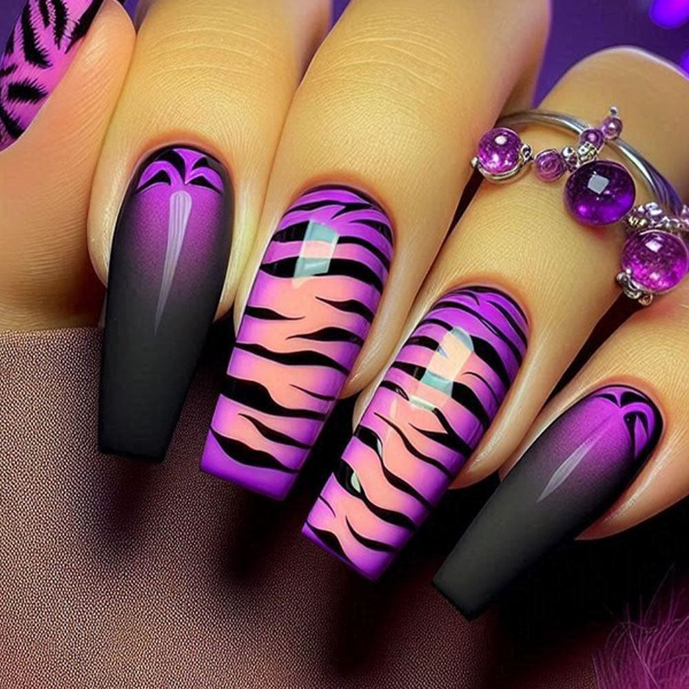 Artistic nail decorations with 3D designs Bowlift
