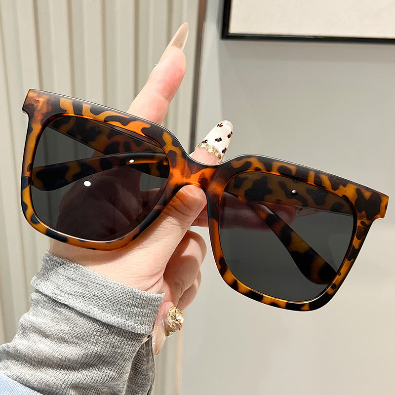 Women's oversized sunglasses with matte frame Bowlift