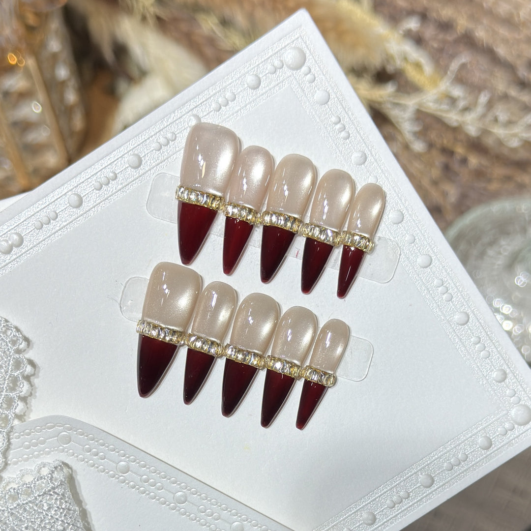 Glamorous Stiletto Press-On Nail Art Set with Gold Accents Bowlift