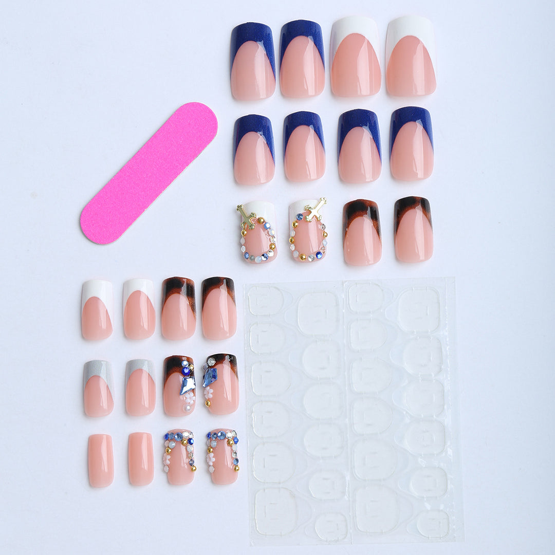 Artful fingernails with elegant embellishments Bowlift