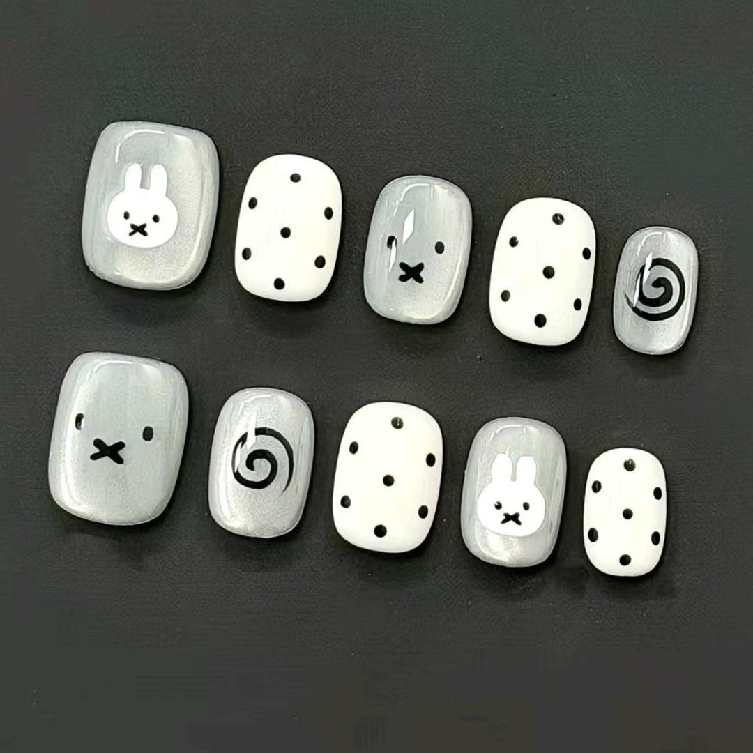 Whimsical Character Press-On Nail Art Set Bowlift