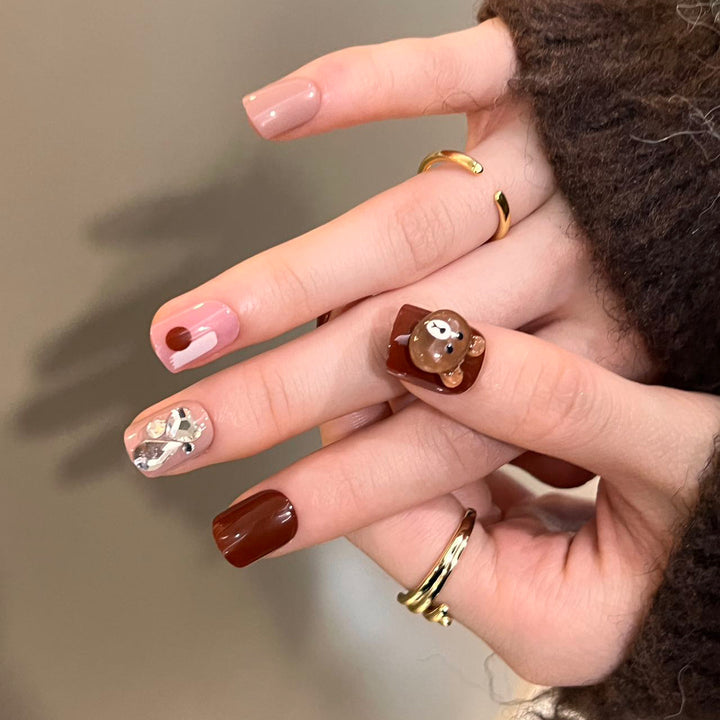 Artful nail extensions with an elegant leaf pattern Bowlift