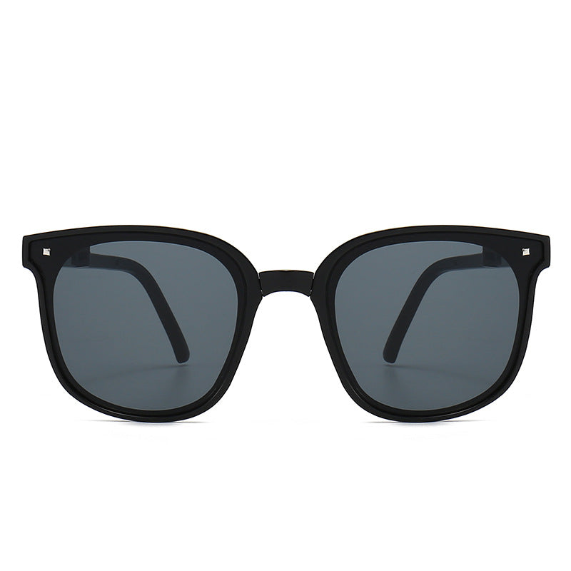 Women's classic sunglasses in stylish design Bowlift