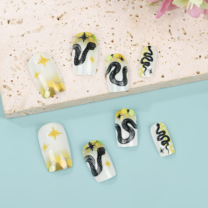 Artistic snake pattern artificial nails Bowlift