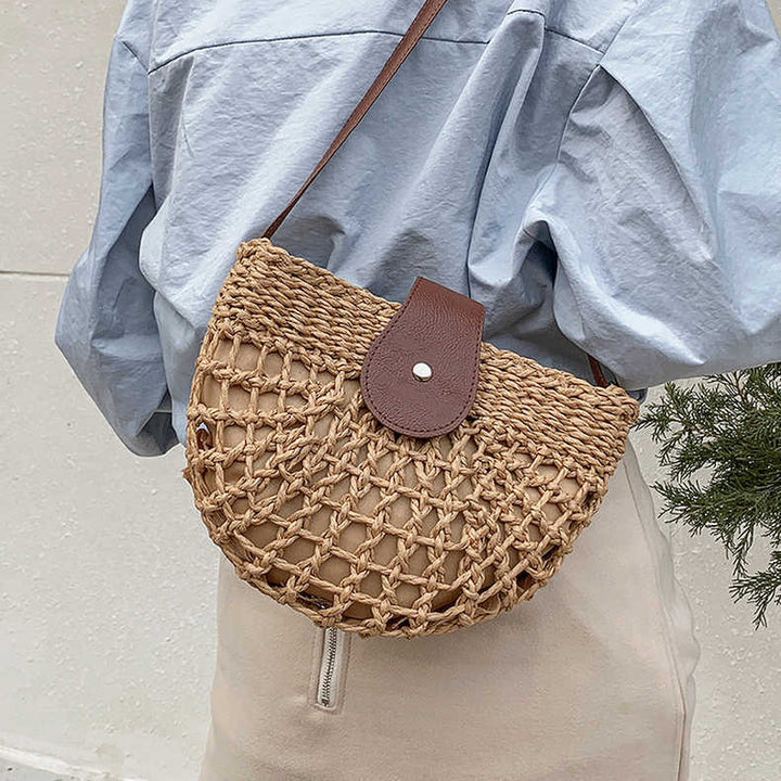 Handbag in Modern Net Design Bowlift