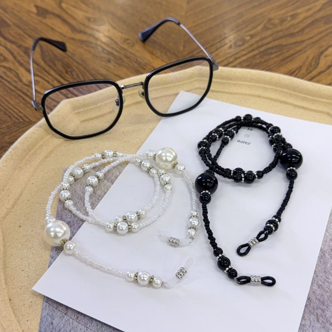 Chic Beaded Eyewear Holder Bowlift