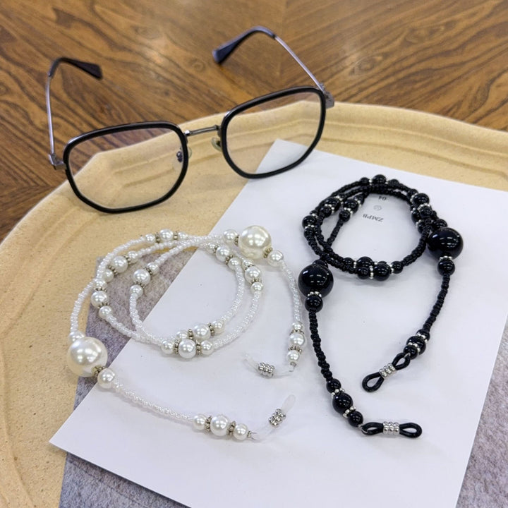 Chic Beaded Eyewear Holder Bowlift