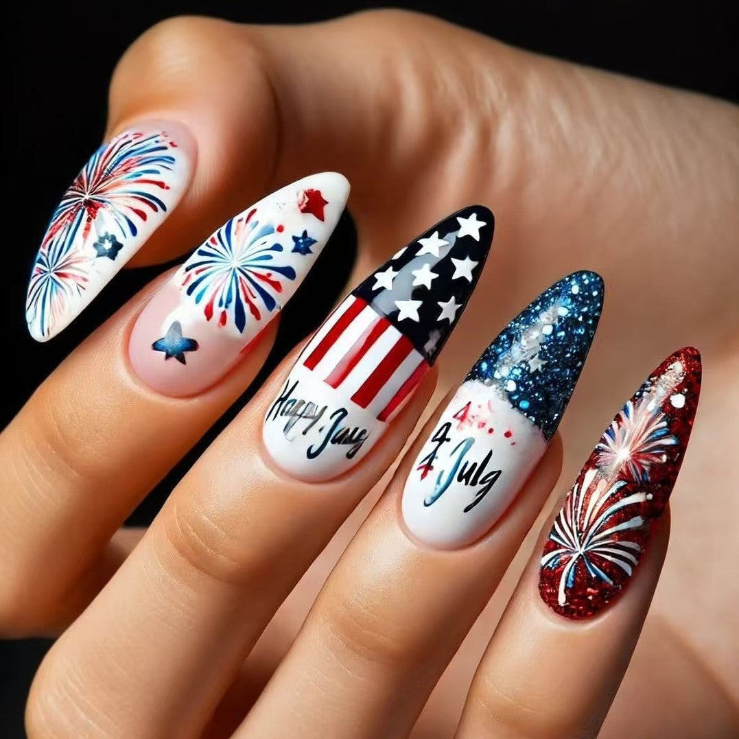 Artificial nails with patriotic designs Bowlift