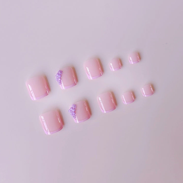Artificial nail set with floral 3D decorations and elegant accents Bowlift