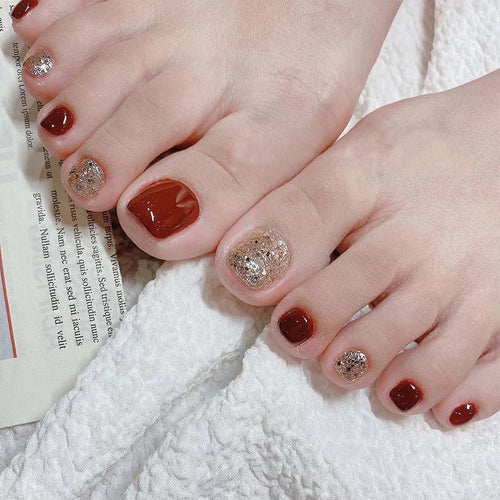 Elegant foot nail art with glitter and gradient Bowlift